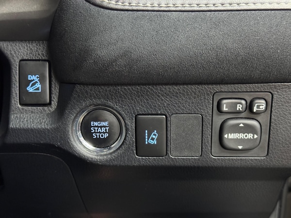 Used Toyota RAV4 2018 for sale - 74822813: Photo 42