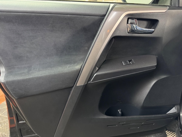Used Toyota RAV4 2018 for sale - 74822813: Photo 44