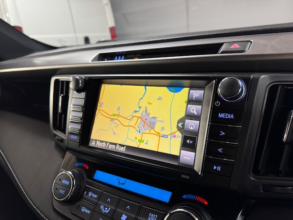 Used Toyota RAV4 2018 for sale - 74822813: Photo 58