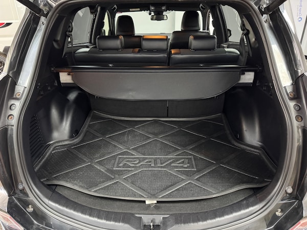 Used Toyota RAV4 2018 for sale - 74822813: Photo 65