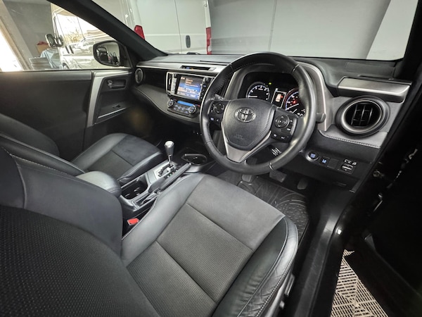 Used Toyota RAV4 2018 for sale - 74822813: Photo 81