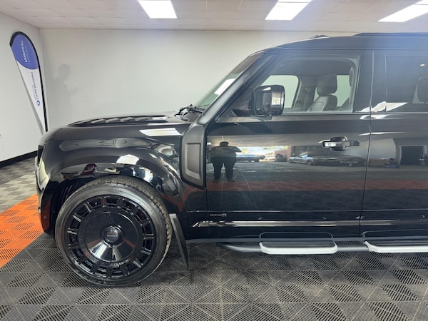 Used Land Rover Defender 130 2023 for sale - 75225458: Photo 10