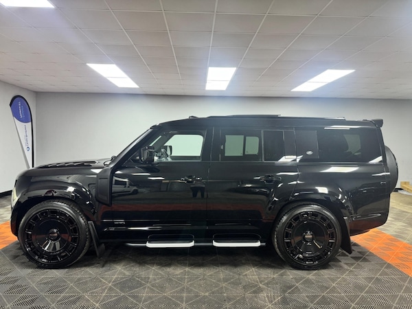 Used Land Rover Defender 130 2023 for sale - 75225458: Photo 11