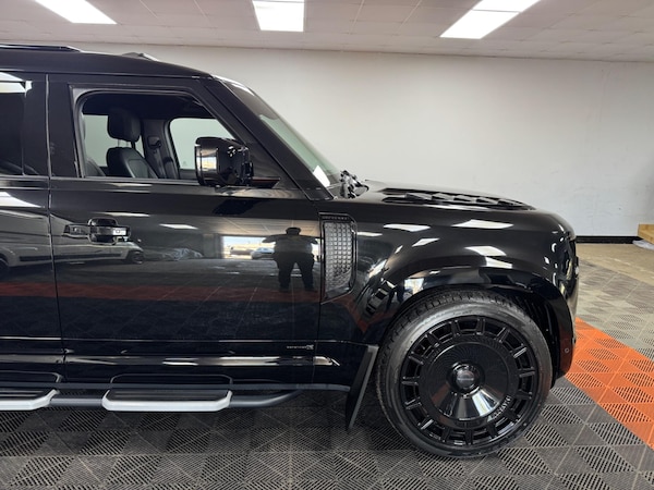 Used Land Rover Defender 130 2023 for sale - 75225458: Photo 13