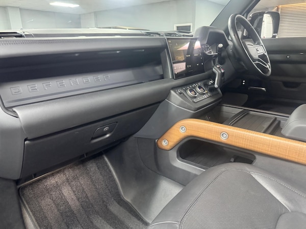 Used Land Rover Defender 130 2023 for sale - 75225458: Photo 18
