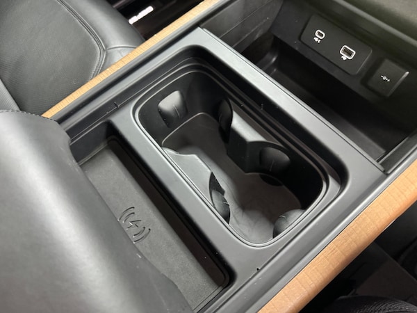 Used Land Rover Defender 130 2023 for sale - 75225458: Photo 20