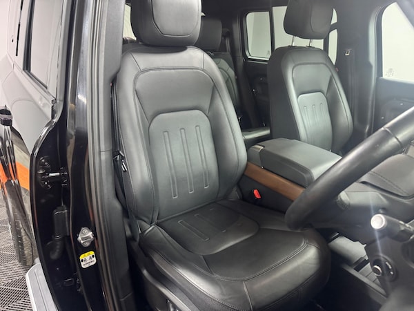 Used Land Rover Defender 130 2023 for sale - 75225458: Photo 24