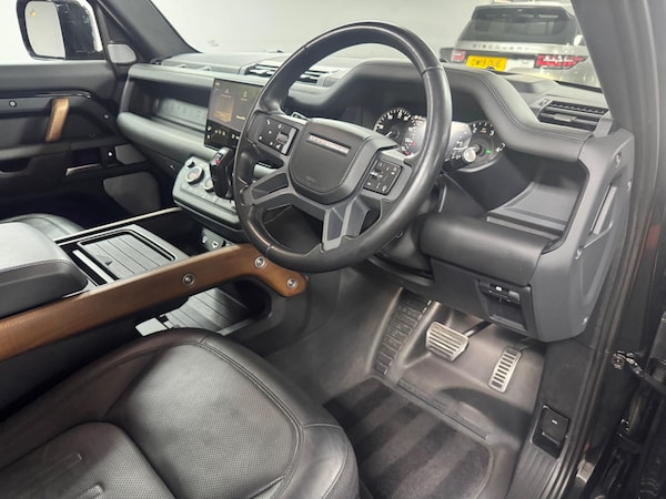 Used Land Rover Defender 130 2023 for sale - 75225458: Photo 25