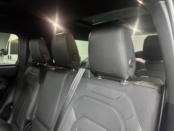 Used Land Rover Defender 130 2023 for sale - 75225458: Photo 30