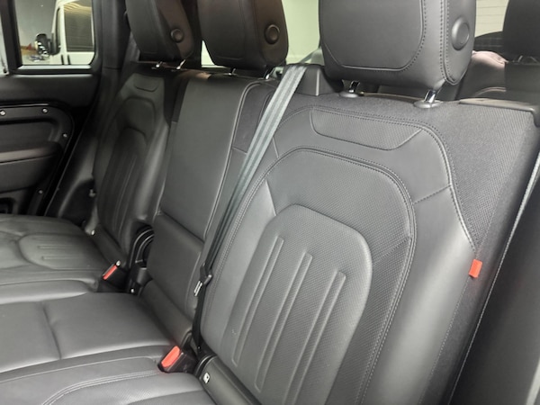 Used Land Rover Defender 130 2023 for sale - 75225458: Photo 31