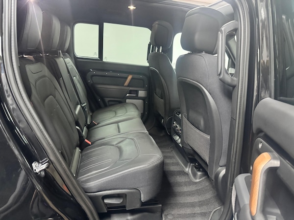Used Land Rover Defender 130 2023 for sale - 75225458: Photo 33