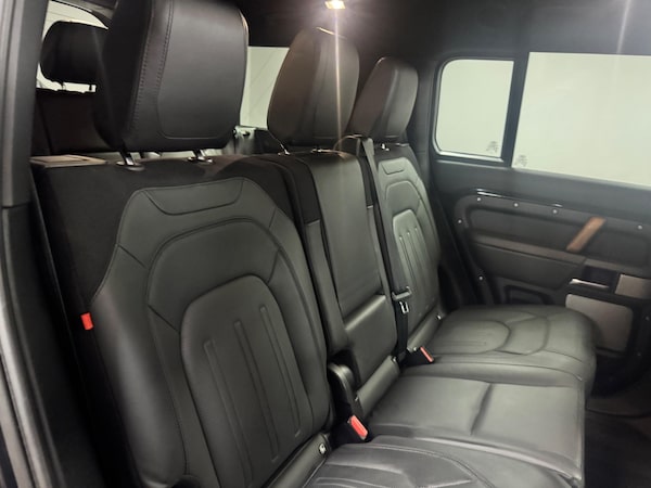 Used Land Rover Defender 130 2023 for sale - 75225458: Photo 37