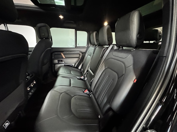 Used Land Rover Defender 130 2023 for sale - 75225458: Photo 40