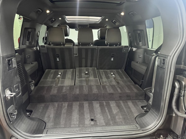 Used Land Rover Defender 130 2023 for sale - 75225458: Photo 58