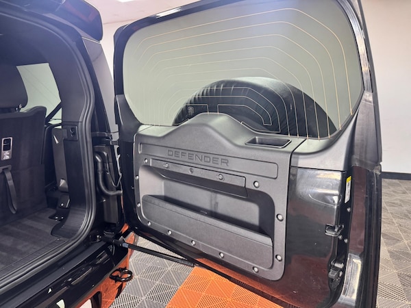Used Land Rover Defender 130 2023 for sale - 75225458: Photo 78