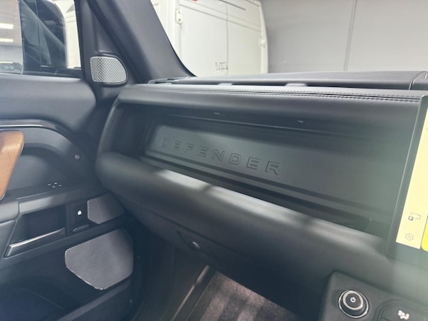 Used Land Rover Defender 130 2023 for sale - 75225458: Photo 82
