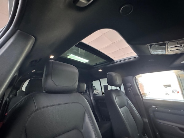 Used Land Rover Defender 130 2023 for sale - 75225458: Photo 87