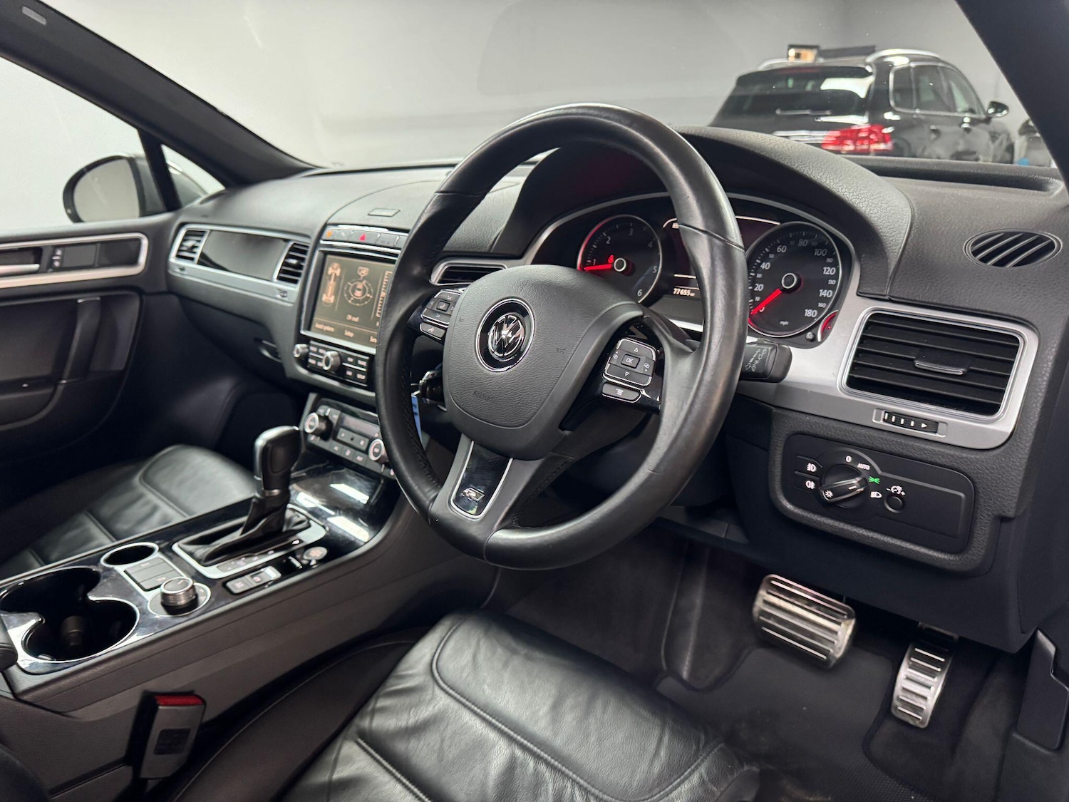Used Volkswagen Touareg 2015 for sale - 76360157: Photo 32