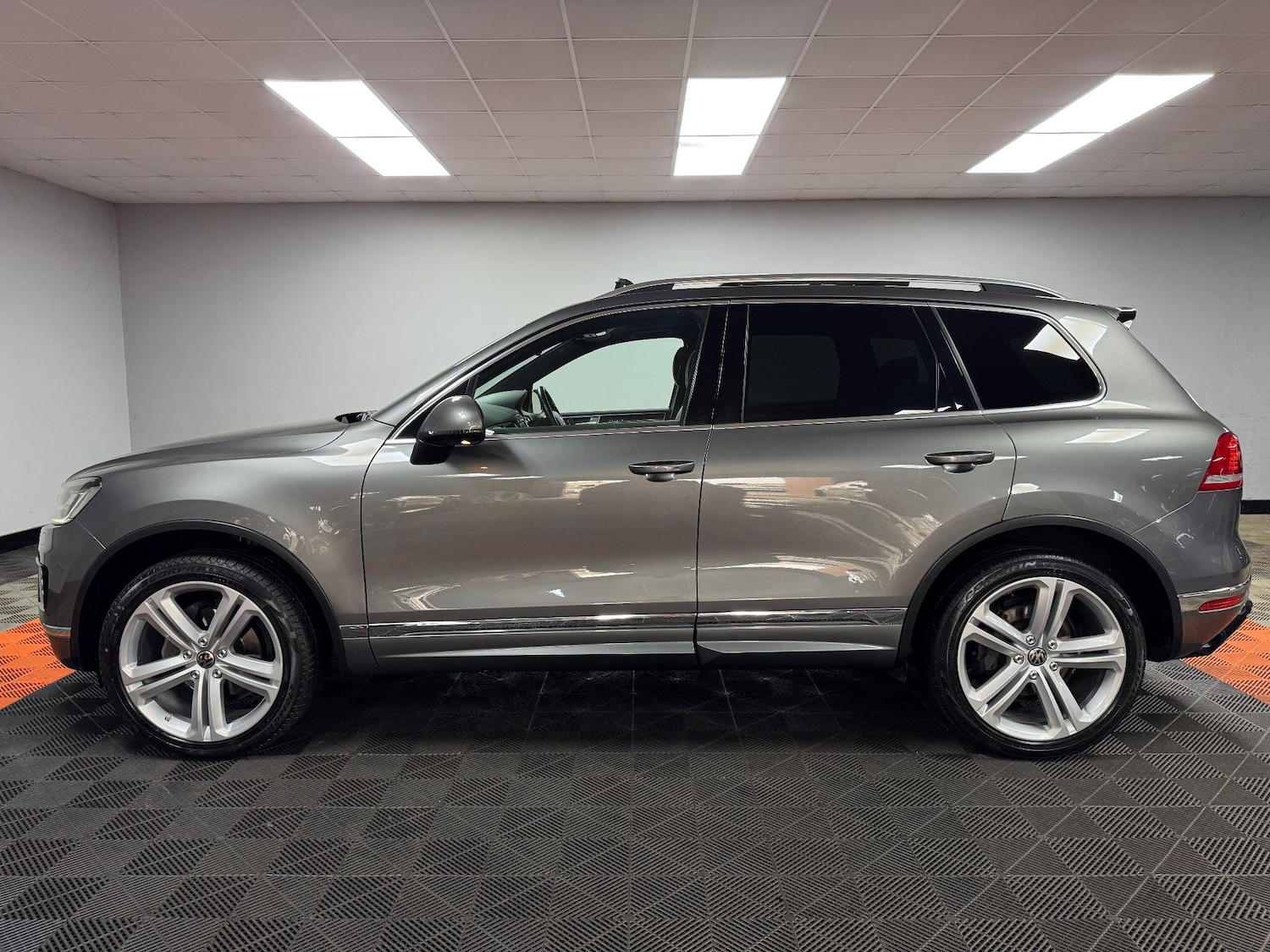 Used Volkswagen Touareg 2015 for sale - 76360157: Photo 38