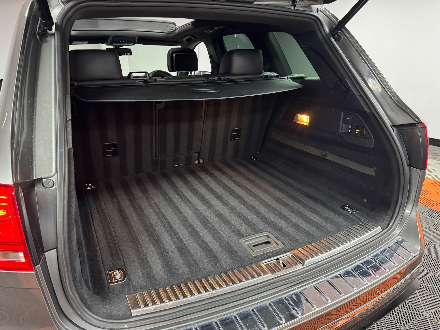 Used Volkswagen Touareg 2015 for sale - 76360157: Photo 46