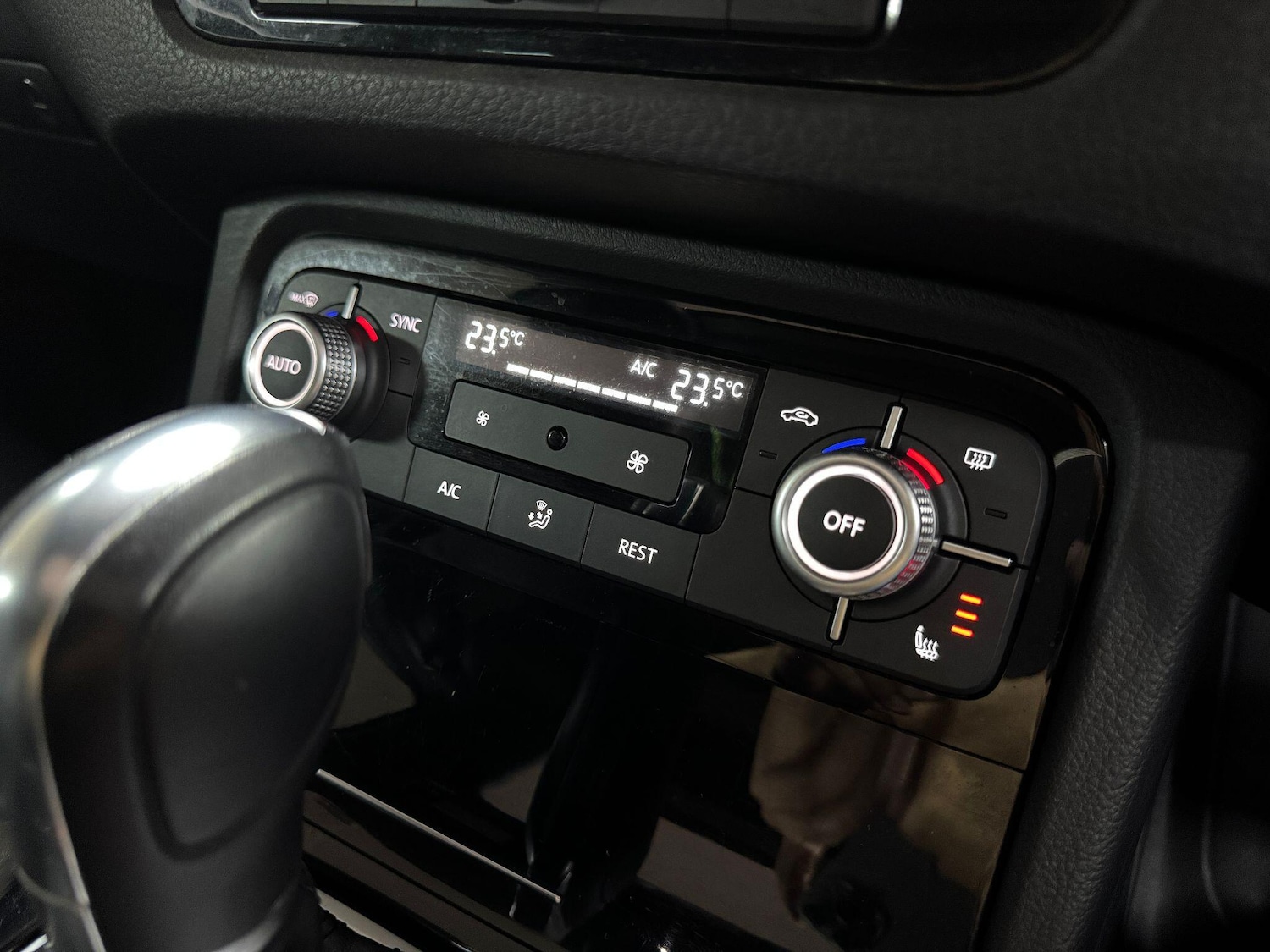 Used Volkswagen Touareg 2015 for sale - 76360157: Photo 66