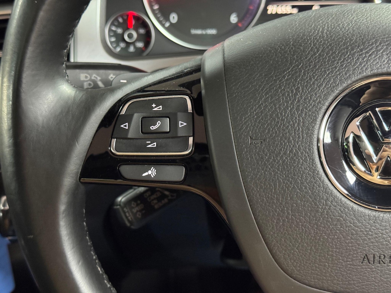 Used Volkswagen Touareg 2015 for sale - 76360157: Photo 74