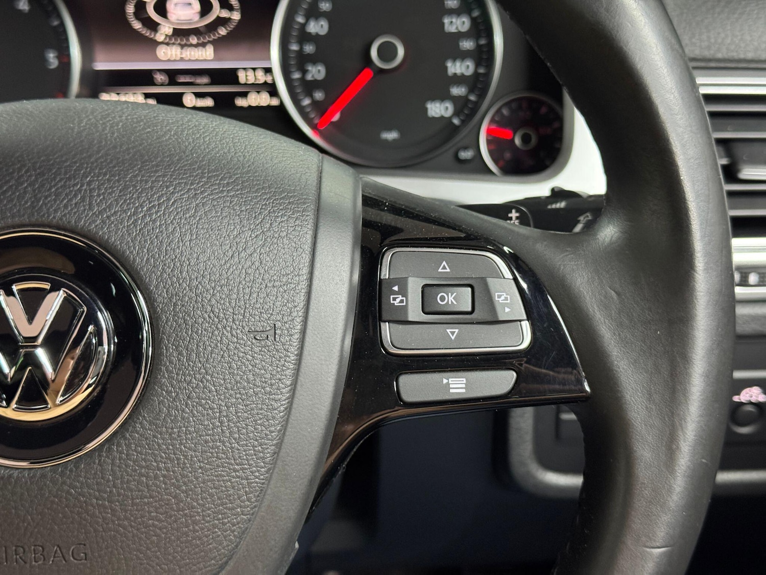 Used Volkswagen Touareg 2015 for sale - 76360157: Photo 75