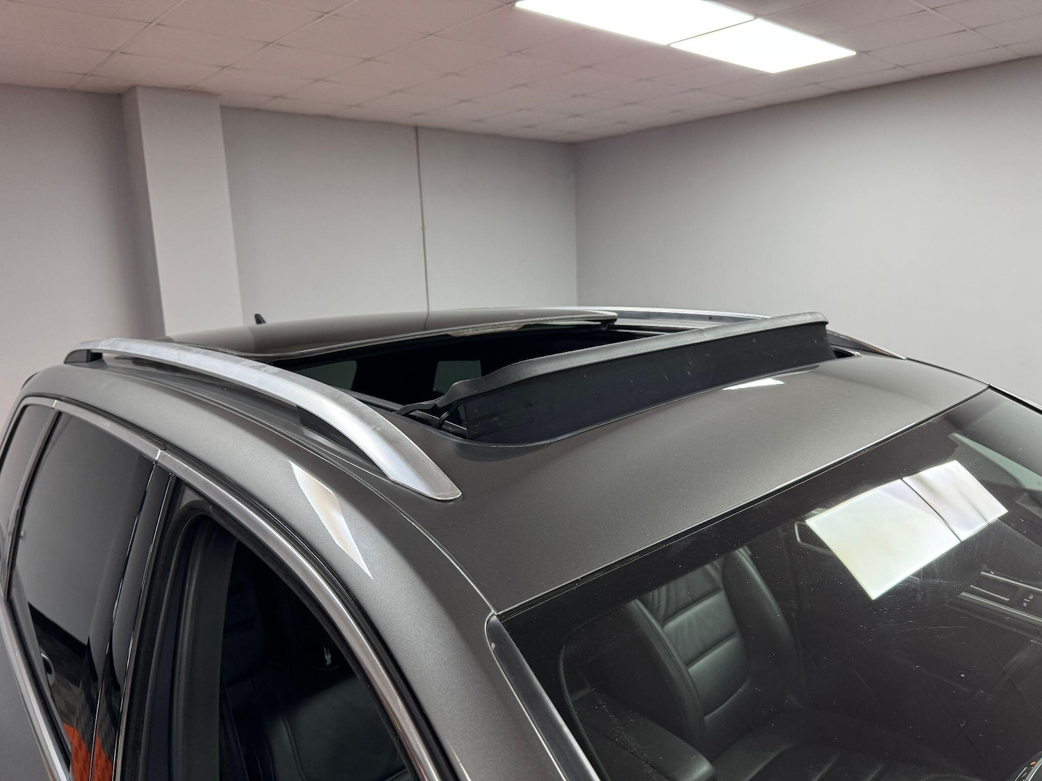Used Volkswagen Touareg 2015 for sale - 76360157: Photo 8