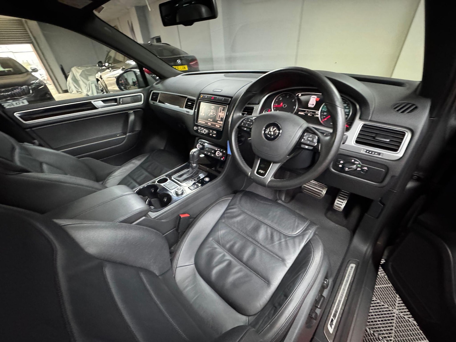 Used Volkswagen Touareg 2015 for sale - 76360157: Photo 81