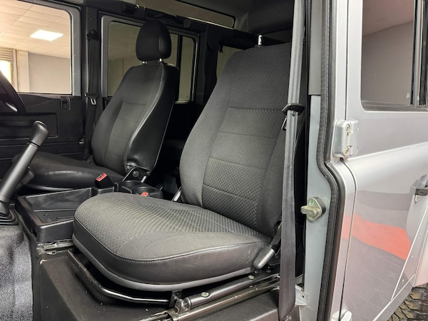 Used Land Rover Defender 110 2015 for sale - 71062003: Photo 13