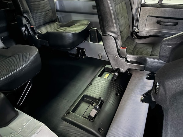 Used Land Rover Defender 110 2015 for sale - 71062003: Photo 25