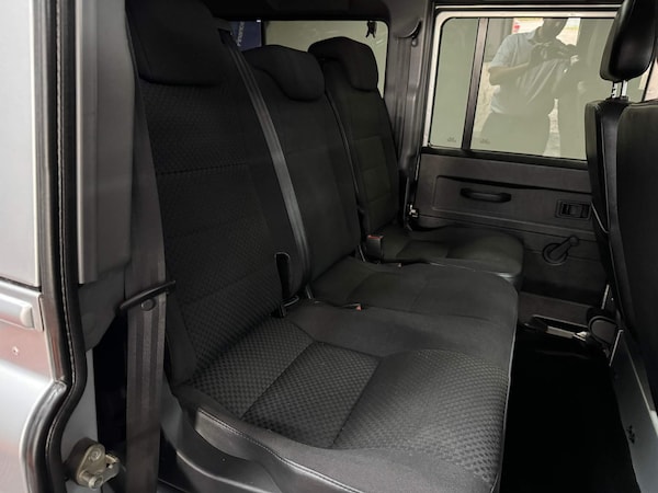 Used Land Rover Defender 110 2015 for sale - 71062003: Photo 27
