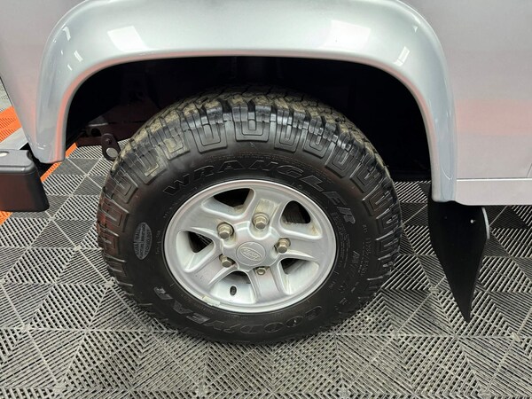 Used Land Rover Defender 110 2015 for sale - 71062003: Photo 37