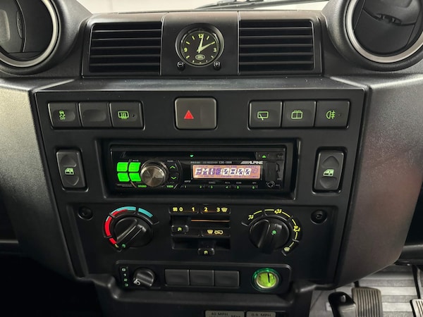 Used Land Rover Defender 110 2015 for sale - 71062003: Photo 51