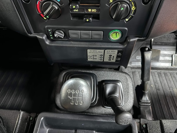Used Land Rover Defender 110 2015 for sale - 71062003: Photo 52