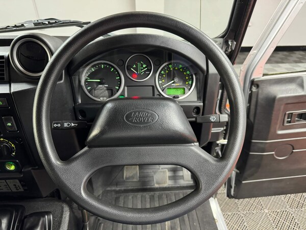 Used Land Rover Defender 110 2015 for sale - 71062003: Photo 61