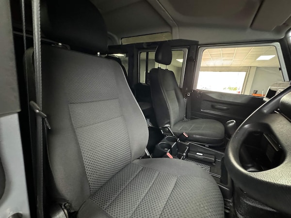 Used Land Rover Defender 110 2015 for sale - 71062003: Photo 65