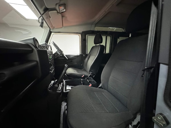 Used Land Rover Defender 110 2015 for sale - 71062003: Photo 69