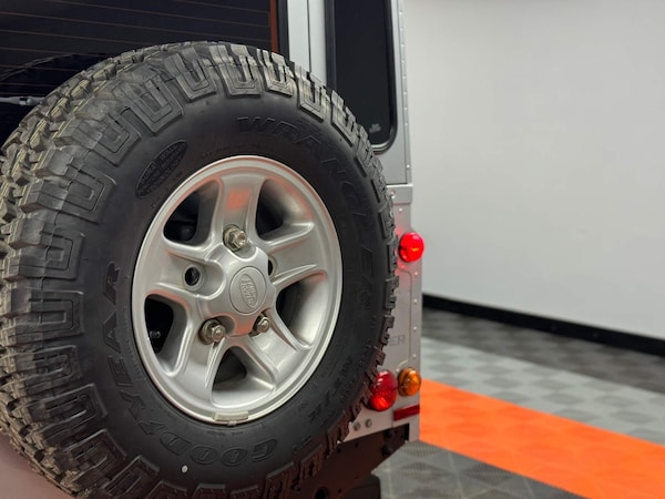 Used Land Rover Defender 110 2015 for sale - 71062003: Photo 76