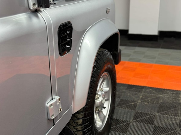 Used Land Rover Defender 110 2015 for sale - 71062003: Photo 77