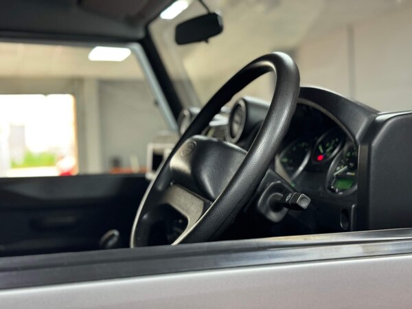 Used Land Rover Defender 110 2015 for sale - 71062003: Photo 79