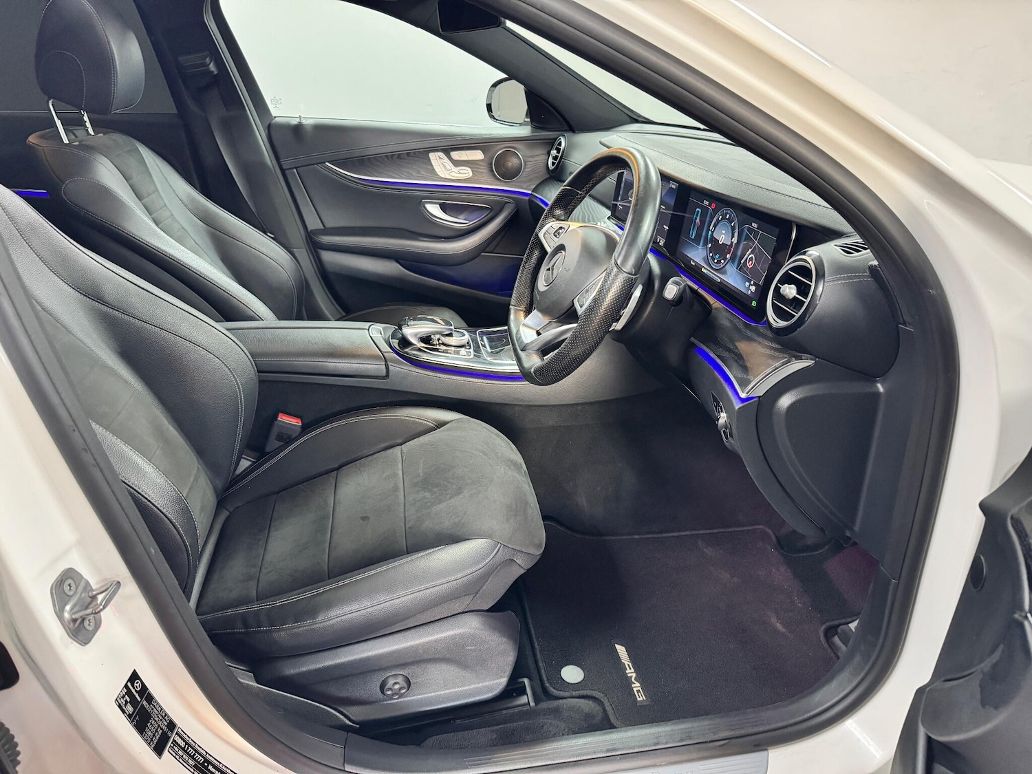 Used Mercedes-Benz E Class 2017 for sale - 76371297: Photo 28