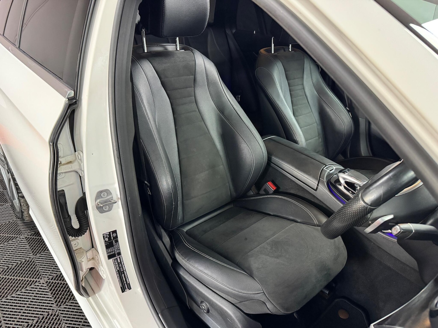 Used Mercedes-Benz E Class 2017 for sale - 76371297: Photo 29