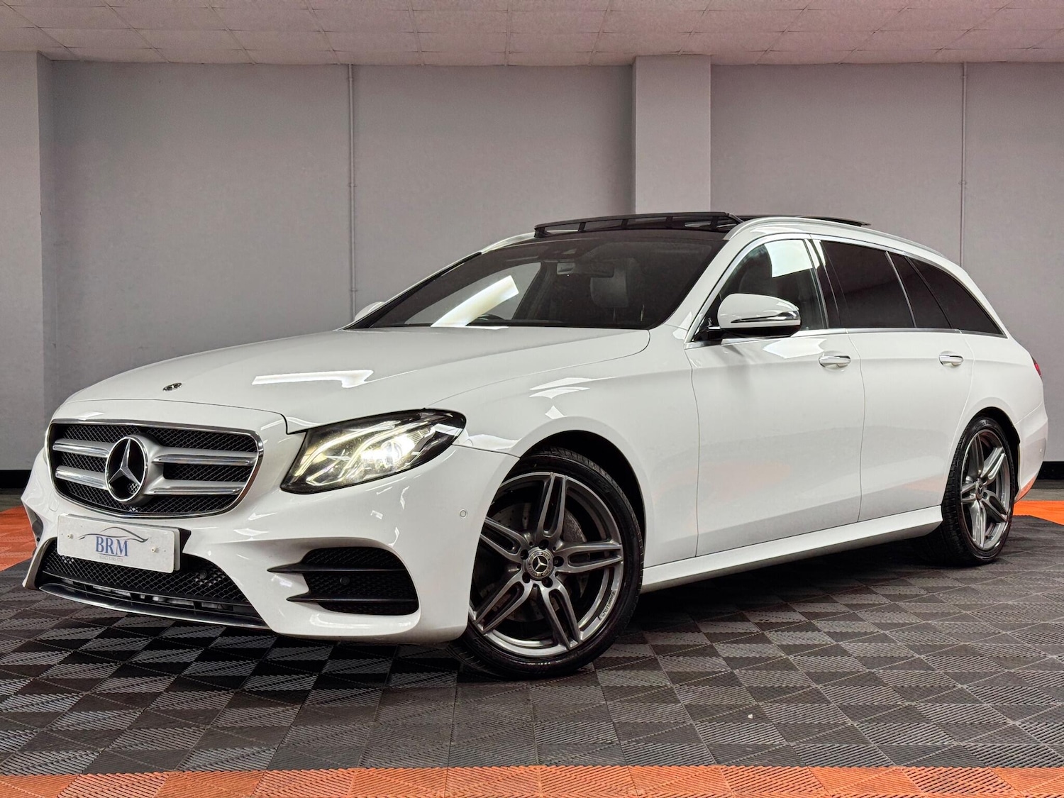Used Mercedes-Benz E Class 2017 for sale - 76371297: Photo 3
