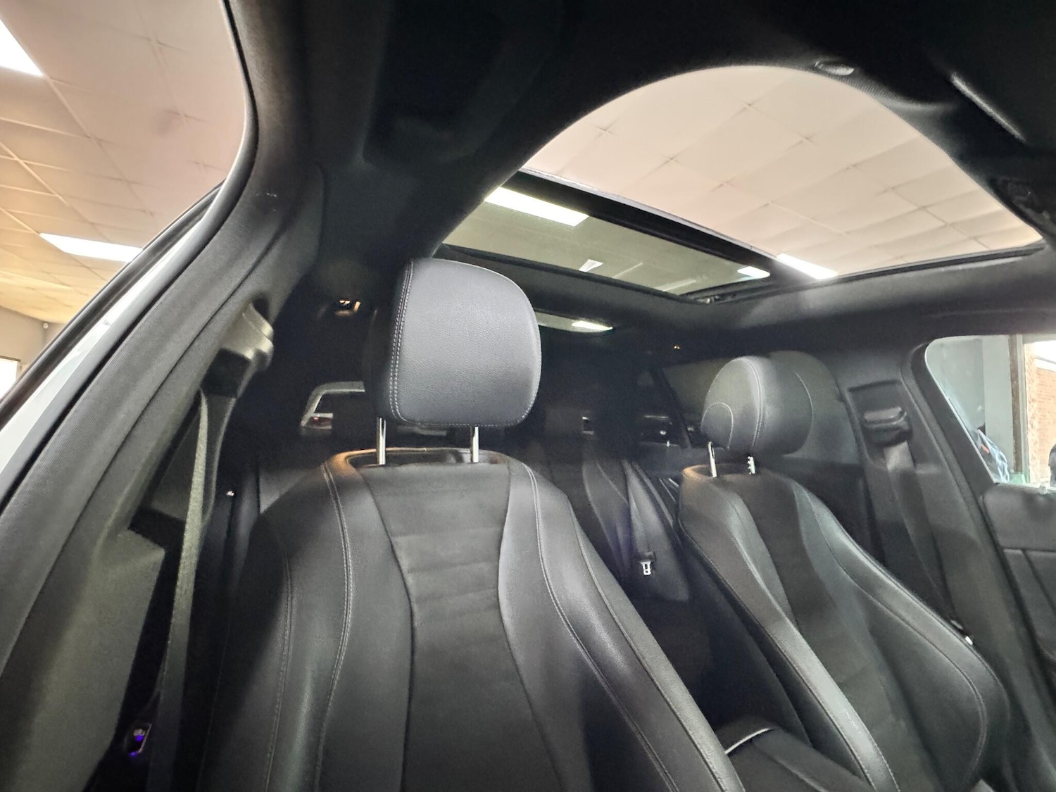 Used Mercedes-Benz E Class 2017 for sale - 76371297: Photo 31