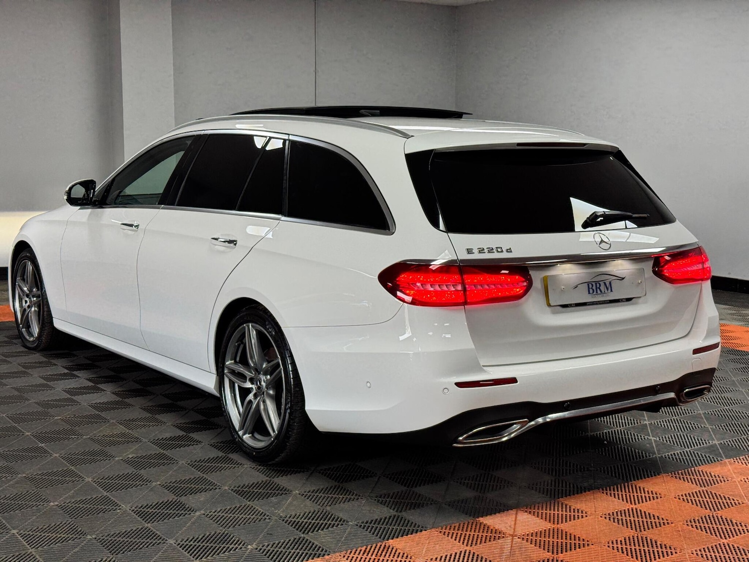 Used Mercedes-Benz E Class 2017 for sale - 76371297: Photo 4