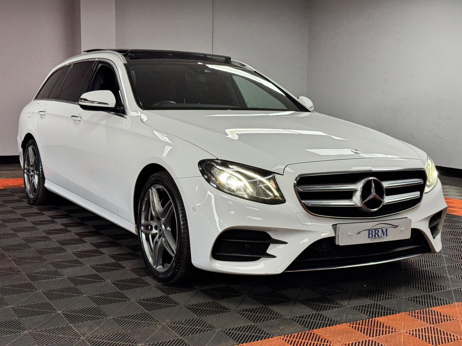 Used Mercedes-Benz E Class 2017 for sale - 76371297: Photo 5