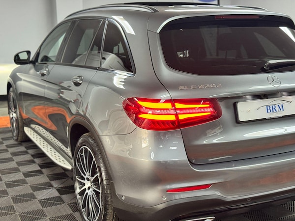 Used Mercedes-Benz GLC 2019 for sale - 75070618: Photo 8