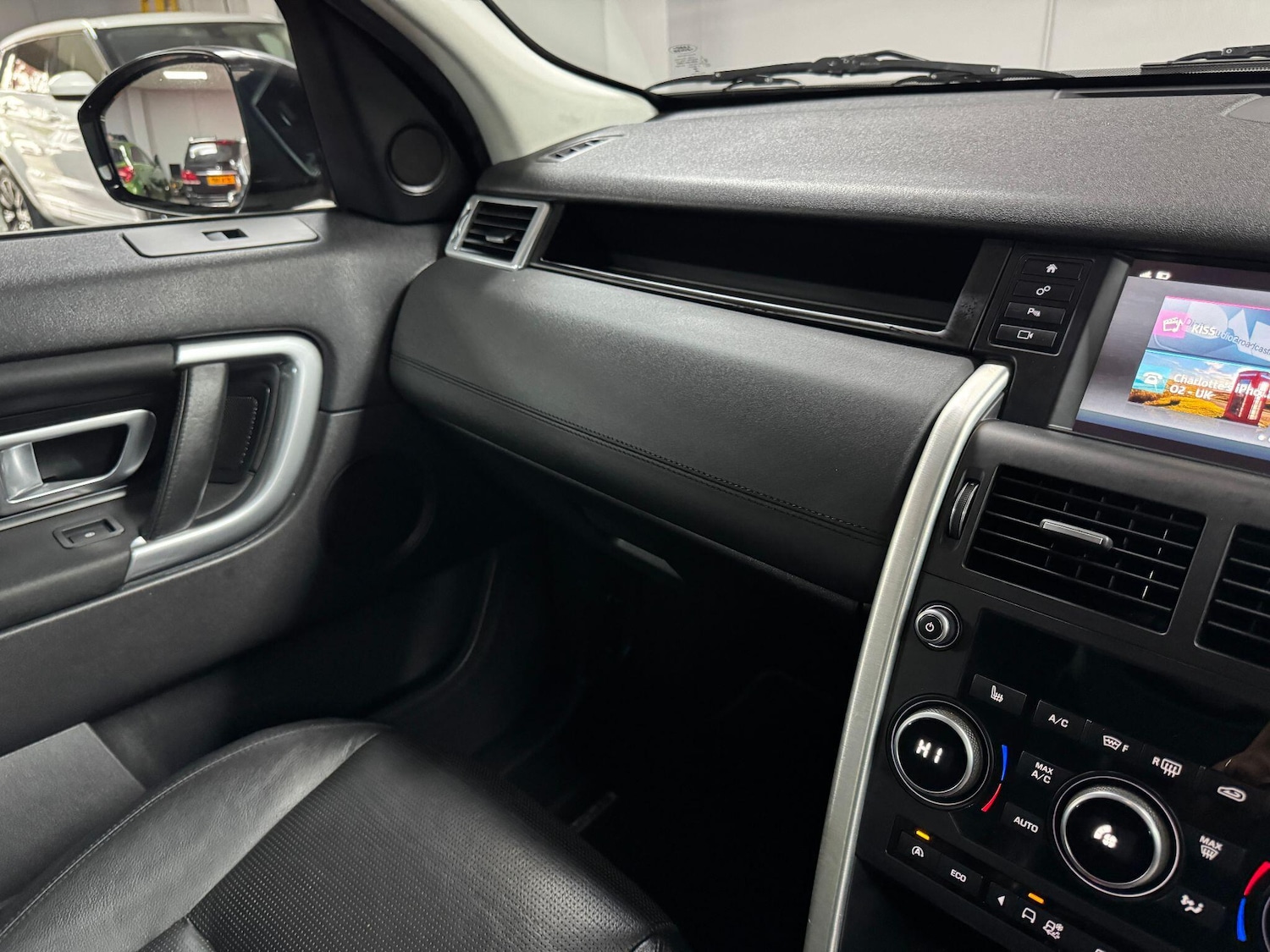 Used Land Rover Discovery Sport 2015 for sale - 75965256: Photo 16