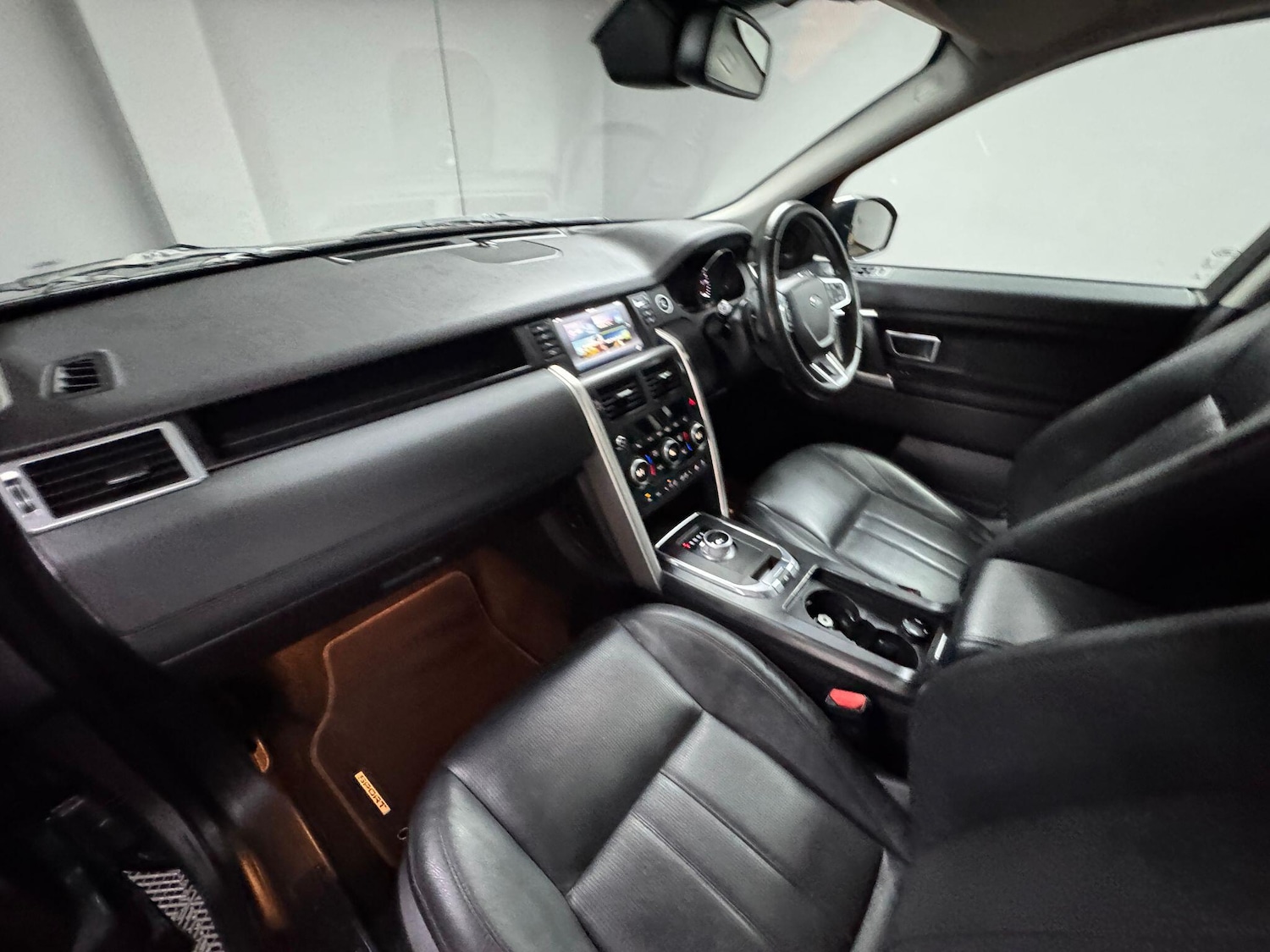 Used Land Rover Discovery Sport 2015 for sale - 75965256: Photo 18